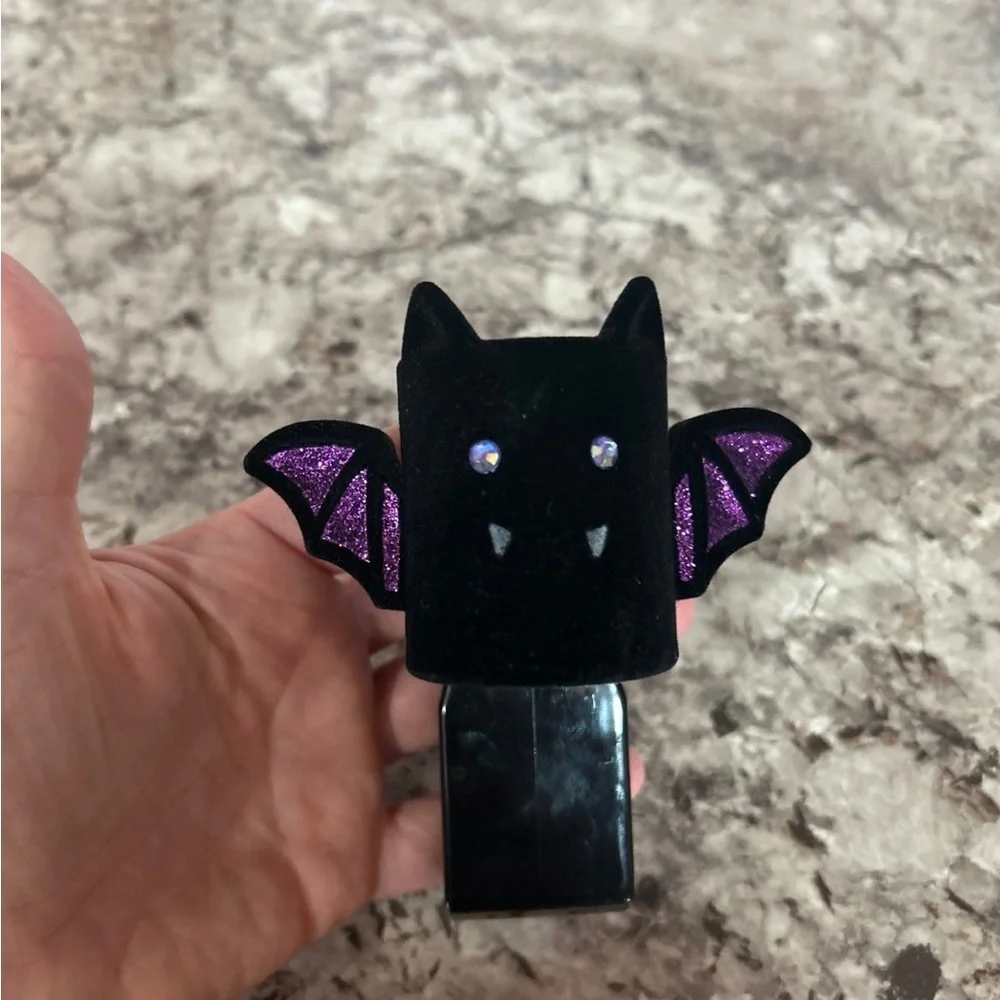 Bath and Body Works 2021 Halloween Glittery Bat Wallflowers Fragrance Plug - Picture 4 of 4
